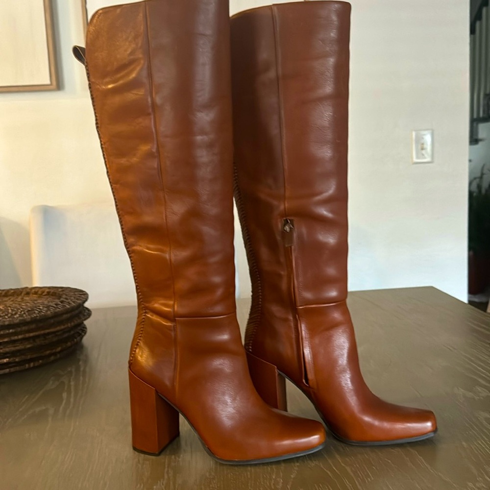 Elleanora Leather Square Toe Block Heel Boots